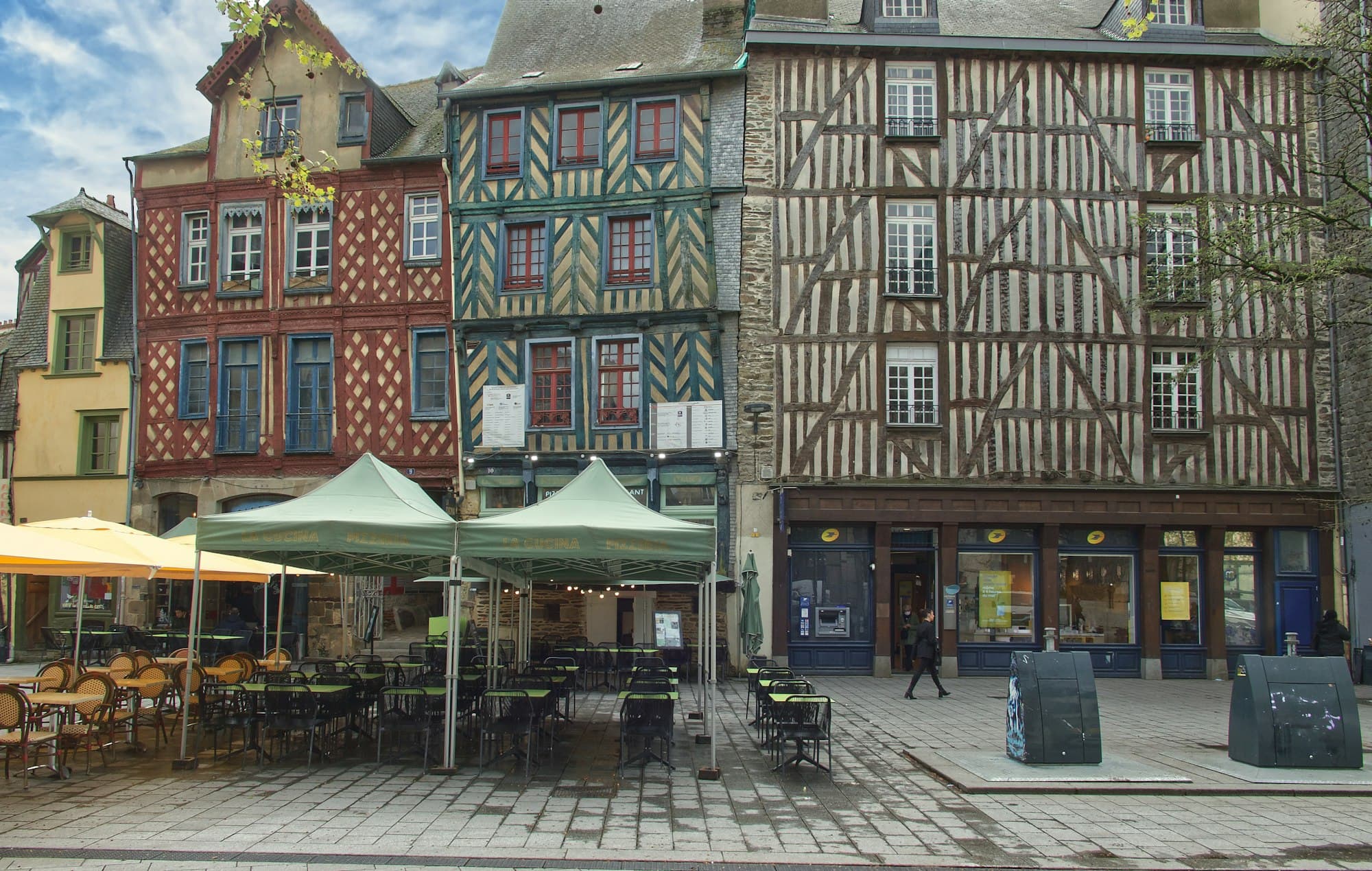 Maisons à colombages et terrasses du centre historique de Rennes